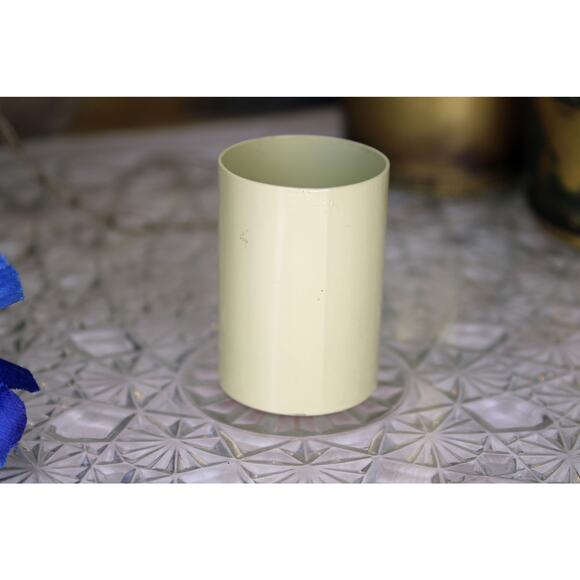 George Good Korea Enameled Metal Strawberry Toothpick Holder - Picture 3 of 6